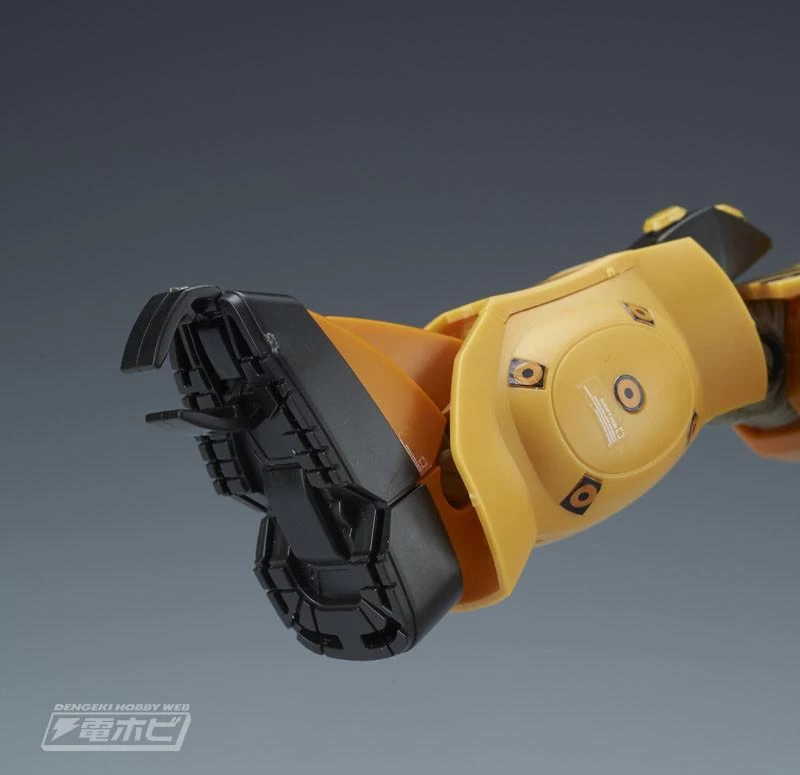 Bandai HGTB 1/144 Zaku I (Gundam Thunderbolt Ver) 8 Bandai HGTB 1/144 Zaku I (Gundam Thunderbolt Ver) - Image 6